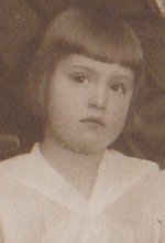 El rey Roberto II de Borb�n Parma (1909-�1974), rey de Navarra, pr�ncipe de Parma, Jefe de la familia ducal de Parma y duque titular de Parma. Borboi-Parmako Roberto II erregea (1909-�1974), Nafarroako erregea, Parmako printzea, Parmako dukerriaren leinuko lehenseme eta burua, eta Parmako dukerriko dukenahia. Roi Robert II de Bourbon-Parme (1909-�1974), roi de Navarre, Prince de Parme, Chef de la Maison de Parme et pr�tendant au duch� de Parme. K�nig Robert II von Bourbon-Parma (1909-�1974), k�nig von Navarra, Prinz von Parma, Oberhaupt des Hauses Bourbon-Parma und Titularherzog von Bourbon-Parma. Re Roberto II di Borbone-Parma (1909-�1974), re di Navarra, Principe di Parma, capo del Casato dei Borboni-Parma e pretendente ducale di Parma.